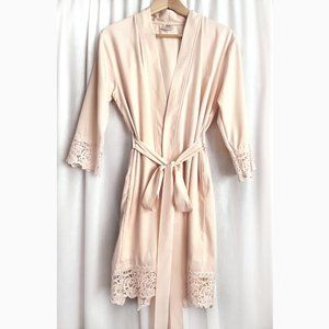 Blush-pink women's robe. Short length. Lace bottom. Very nice. Size XS/S